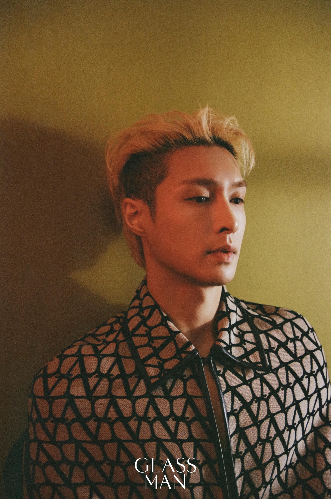 Pre - นิตยสาร GLASS MAN อี้ชิง zhangyixing 1/2023+โปสเตอร์