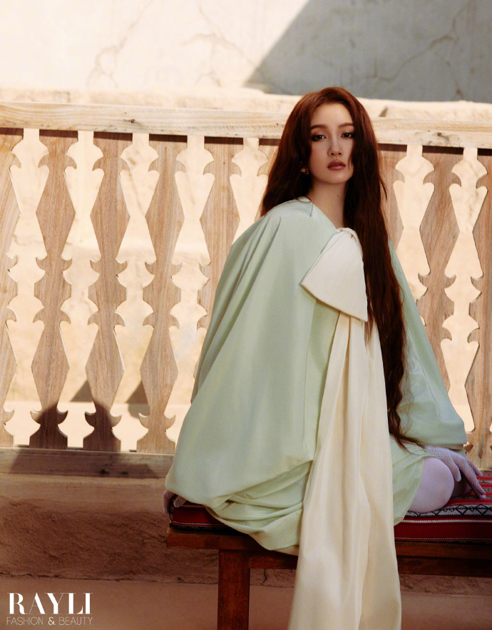 Pre - นิตยสาร 瑞丽服饰美容 Rayli กวนเสี่ยวถง GuanXiaotong 关晓彤 2024