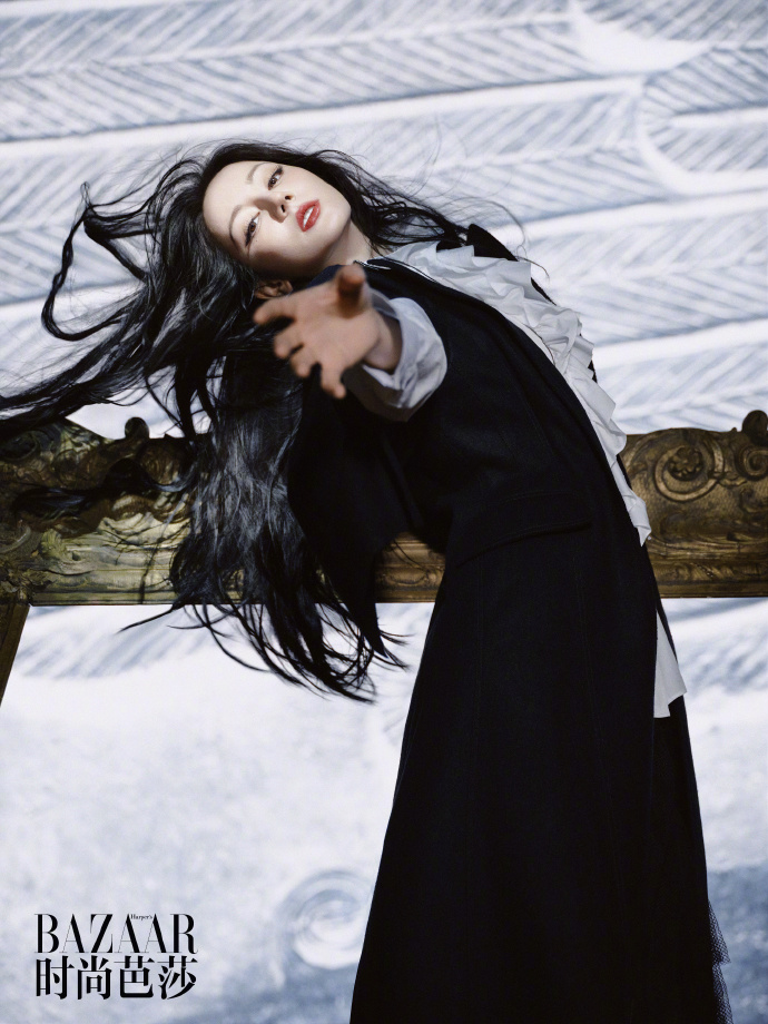 Pre - นิตยสาร 时尚芭莎 – Harper’s Bazaar ตี่ลี่เรอปา Dilireba 迪丽热巴 2025+เซ็ตการ์ด