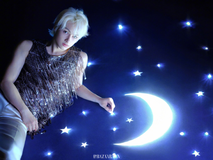 Pre - นิตยสาร Bazaar Men China JUNHUI WENJUNHUI 2025+โปสเตอร์(ในเล่ม)