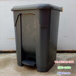 ถังขยะทรงเหลี่ยม แบบเหยียบ สีดำ 50 ลิตร