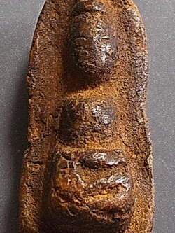 พระถ้ำเสือ กรุเก่า เนื้อดิน สุพรรณบุรี