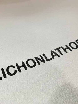 สกรีนหนัง สกรีนหนังอัดลาย พิมพ์หนังหนัง texture 4 สี