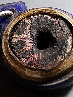 ตะกรุดพิสมรหลวงพ่อแก้ว ยุคต้น/ทรงลูกกลองเพล/ถักเชือกป่านจุ่มรักจีนโบราณ วัดพวงมาลัย สมุทรสงคราม