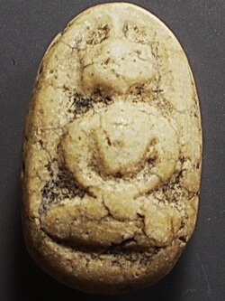 พระกรุอัมพวา เนื้อผงน้ำมัน พิมพ์ตุ๊กตาวัดพลับ