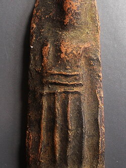 พระร่วงยืน เนื้อดิน ลป.ยิ้ม วัดเจ้าเจ็ด อยุธยา