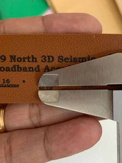 พิมพ์โลโก้ 4 สี พร้อมสีขาว บนป้ายหนัง ป้ายประเก็นกางเกงยีนส์