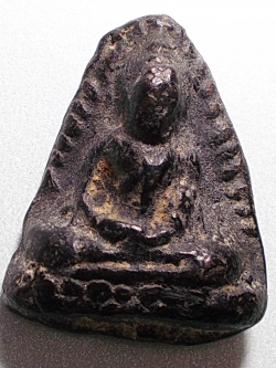 พระเนื้อดินจุ่มรักหลังยันต์ ลพ.จง วัดหน้าต่างนอก พิมพ์ลพ.โต #lnw434