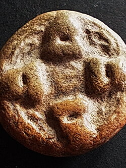 พระปิดตาสี่ทิศ เนื้อดิน กรุวัดคู้ยาง กำแพงเพชร