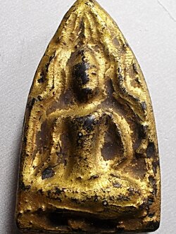 พระแผงตัดอยุธยา เนื้อดิน พิมพ์ขุนแผน มีรักทองเดิมๆ