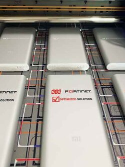 พิมพ์โลโก้บนแบตสำรอง power bank ด้วยระบบ UV