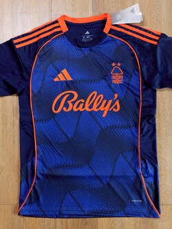 2025-26 มาใหม่เสื้อฟุตบอลฟอร์เรส สำหรับผู้ชาย Fans Edition เกรดแฟนบอล SIZE S-2XL