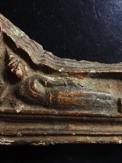 พระโคนสมอ พิมพ์ไสยาสน์เล็ก เนื้อดินมีทองเดิม ศิลปอยุธยา