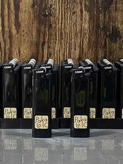 ไฟแช็ค cricket สีดำพิมพ์ลาย