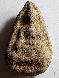 นางพญา เนื้อดินบรรจุกริ่ง กรุคลองทรงกระเทียม