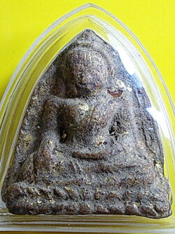 ลพ.โต เนื้อดิน อยุธยา ปางมารวิชัย ในเลี่ยมเก่า