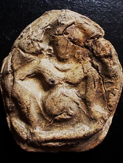 พระกรุทางใต้ เนื้อดิน พิมพ์ท้าวกุเวร เจ้าแห่งทรัพย์