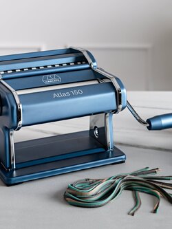 Marcato Atlas 150 Design (Made in Italy) เครื่องรีดแป้งและตัดเส้นบะหมี่,พาสต้า รุ่นสี เปลี่ยนหัวตัดเส้นได้ พร้อมรับประกันจากโรงงานผู้ผลิต 2 ปี หากใช้ในครัวเรือนและ 1 ปี หากใช้ในเชิงพาณิชย์
