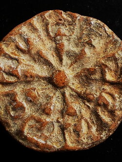 งบน้ำอ้อย พิมพ์ยมกปาฏิหาริย์ ๙ พระองค์ กรุวัดช้างล้อม ลานทุ่งเศรษฐี กำแพงเพชร