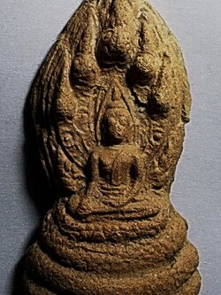 พระโคนสมอ ปางนาคปรก เนื้อดิน ศิลปอยุธยา