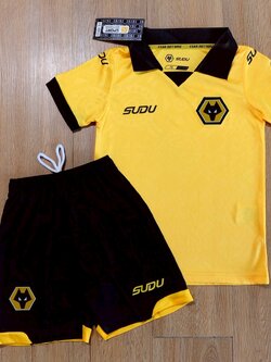 ชุดฟุตบอลเด็ก – 2025-26 ชุดฟุตบอลเด็กวัตฟอร์ต สีเหลือง สำหรับเด็ก Fans Edition เกรดแฟนบอล Size 18-28