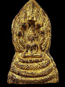 พระโคนสมอ ปางนาคปรก เนื้อดินทองเดิม อยุธยา (ขายแล้ว)