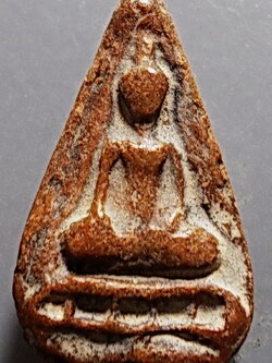 พระนางกำแพงกลีบบัว ฐานตาราง กำแพงเพชร