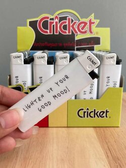 ไฟแช็ค Cricket พร้อมพิมพ์ข้อความ และแบบ 2 จุด