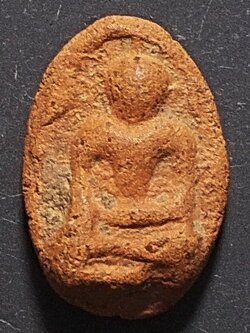 พระหัวใจกำแพง เนื้อดินองค์จ้อย กรุเตาทุเรียง สุโขทัย