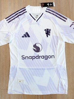 เสื้อฟุตบอลเเมนยู เยือน สีขาว Player Version Manchester United Away Jersey เกรดนักเตะ Player Edition 2025