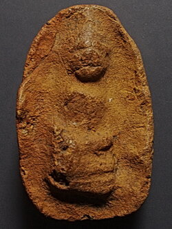 พระถ้ำเสือ กรุเก่า เนื้อดิน สุพรรณบุรี