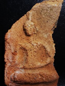 พระแผงตัด เนื้อดิน กรุวัดกระชาย พิมพ์มารวิชัยใหญ่ (ขายแล้ว)