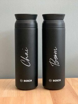 กระบอกน้ำเก็บความเย็น พร้อมพิมพ์ชื่อบุคคล Personalized Bottle