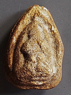 พระกรุ ปิดตาหลวงปู่เอี่ยม พิมพ์เรือบรื๋อ หลัง 2 โค๊ต