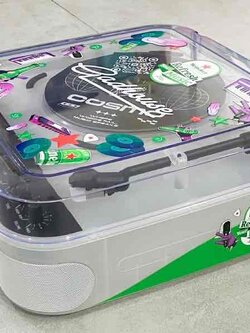 ทำโลโก้บนเครื่องดนตรี ตกแต่งเครื่องเล่นแผ่นเสียง