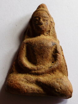 พระร่วงนั่ง เข่าลอย เนื้อดิน กรุบางขลัง สุโขทัย