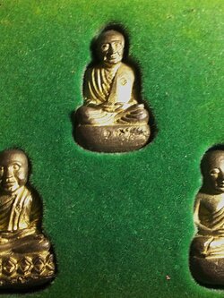 รูปหล่อเบ้าทุบ รุ่นบารมีแผ่ไพศาล ย้อนยุค หลวงพ่อทวด สมเด็จโต หลวงพ่อเงิน เนื้อระฆังโบราณ วัดสุทัศน์เทพวราราม พ.ศ.2542 #lnw1148