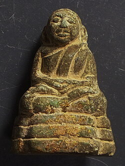 พระเทพโลกอุดร พิมพ์อรหันต์ใหญ่ลอยองค์ กรุวังหน้า