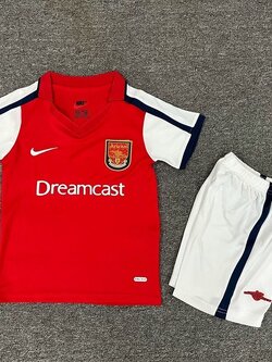 Retro ชุดฟุตบอลเด็ก – ทีมอาร์เซนอลย้อนยุค ปี 2000-02 เกรดเเฟนบอล