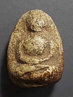 พระผงสมาธิวัดพลับ เนื้อผงน้ำมัน กรุอัมพวา