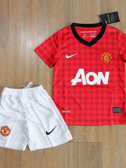 Retro ชุดฟุตบอลเด็กย้อนยุค - ทีมเเมนยู เหย้า เกรดแฟนบอล