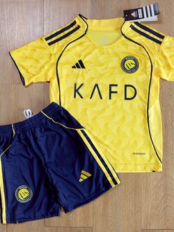 ชุดฟุตบอลเด็ก – 2025-26 ชุดฟุตบอลเด็กอัล นาสเซอร์ สีเหลือง สำหรับเด็ก Fans Edition เกรดแฟนบอล Size 18-28