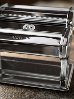 Marcato เครื่องรีดแป้งและตัดเส้นบะหมี่และพาสต้า รุ่น Atlas 180 Made in Italy รับประกัน 3 ปี