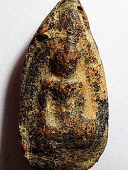 พระนางกำแพงเม็ดมะเคล็ด กำแพงเพชร