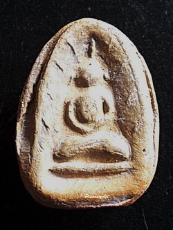 พระเม็ดบัว เนื้อดิน เจ้าคุณโพธิ์ กรุวัดชัยพฤกษมาลา