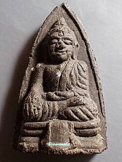 หลวงพ่อองค์ดำ วัดศรีมหาโพธิ์ จ.ปัตตานี หลังฝังตะกรุด และเพชรหน้าทั่ง ปี 2538 หลวงพ่อแดงวัดศรีมหาโพธิ์ปลุกเสก