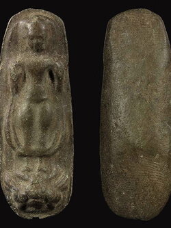 พระร่วงยืน เนื้อดิน กรุเจดีย์ 5ยอด วัดห้วยเสือ