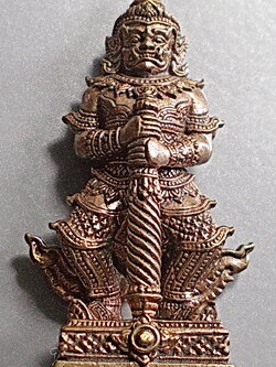 ท้าวเวสสุวรรณ ยกฐานะ ทองนำโชค เนื้อชนวน หลวงพ่อทอง สุทธสีโล พร้อมกล่อง