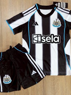 ชุดฟุตบอลเด็ก – 2025-26 ชุดฟุตบอลเด็กนิวคาสเซิล สีขาวดำ สำหรับเด็ก Fans Edition เกรดแฟนบอล Size 18-28