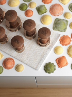 Ravioli Stamp ที่กดสำหรับทำเกี้ยว Ravioli มีทั้งหมด 4 รูปทรง 5 ขนาด พร้อมรับประกัน 1 ปี